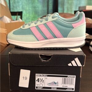 Adidas Run 70’s 2.0 J Pastel Green and Pink Running Shoes size 4.5y/5.5 women